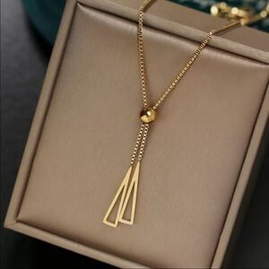 #40 NEW 18K Gold Plated Lariat Triangle Necklace